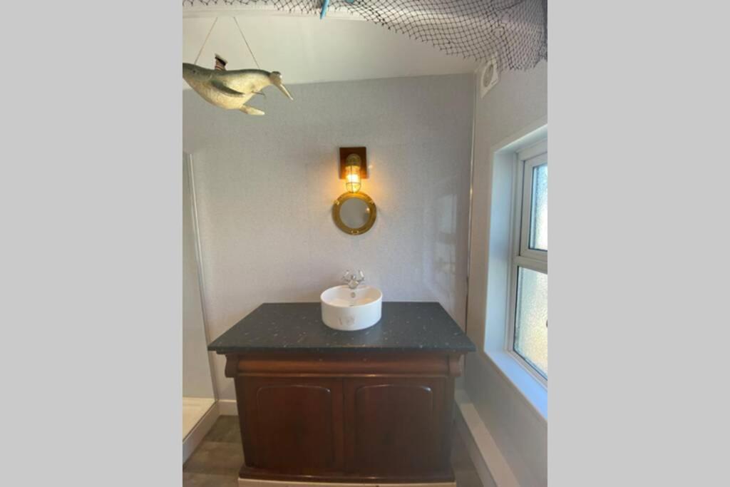 קריקיאז Seagulls Rest Marine Themed Seaview Apartment מראה חיצוני תמונה